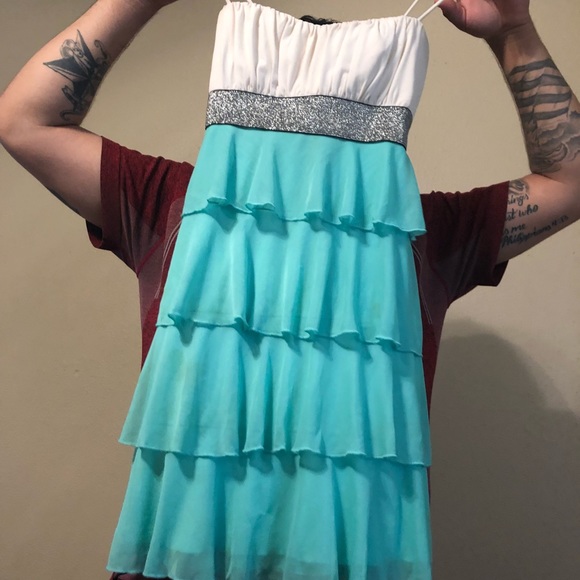 Clothes - Picture 2 of 8